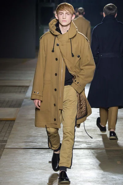 Look 11